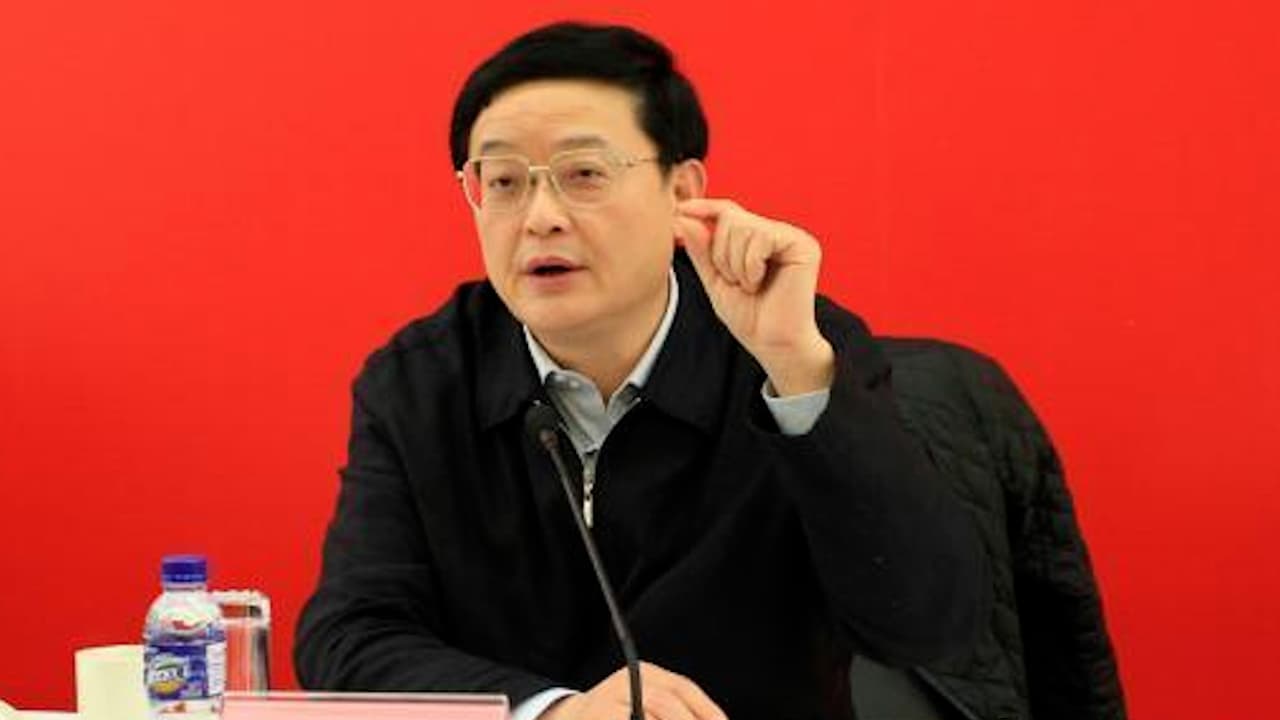 Condenan a directivo del futbol a 11 años de prisión por sobornos