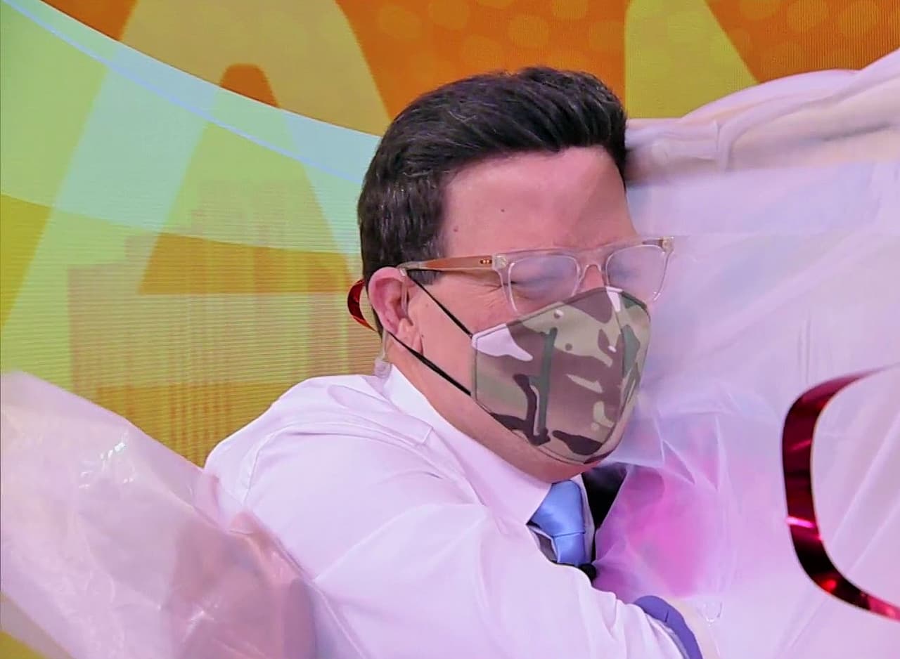 Para Raúl fue más emotivo este abrazo pues desde el inicio de la pandemia no recibe alguno ni de sus padres, a pesar de que vive con ellos, dado que presentan problemas de salud y él ha sido extremadamente cuidadoso.
<br>