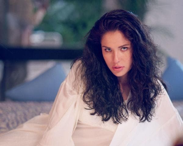 'Déborah' estaba enamorada de 'Alberto', por eso le hizo la vida de cuadritos a 'Julia'.