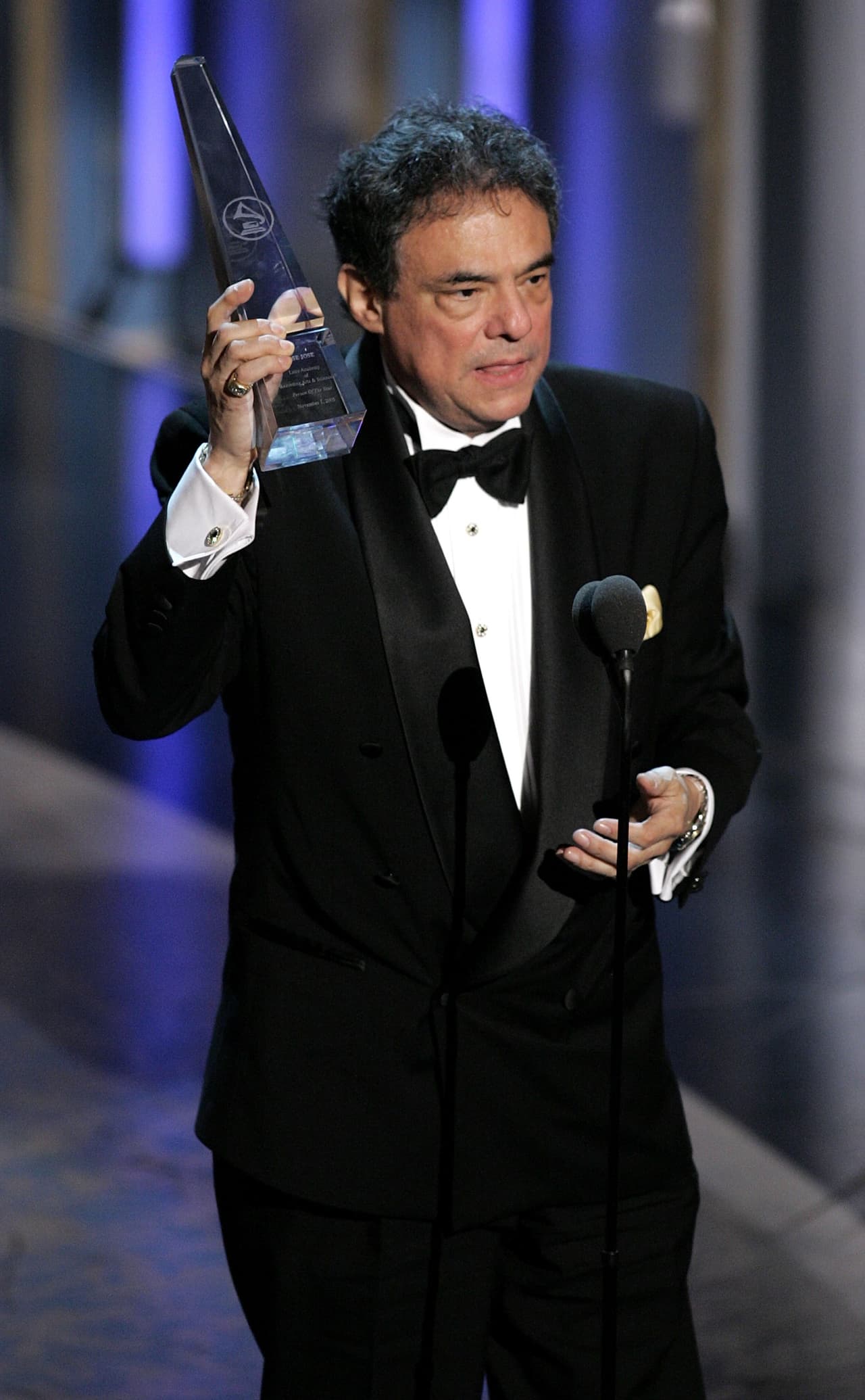 <h2><b>2004, JOSÉ JOSÉ.-</b></h2> El 'Príncipe de la Canción', José José, fue galardonado como Persona del Año, por su gran trayectoria musical.