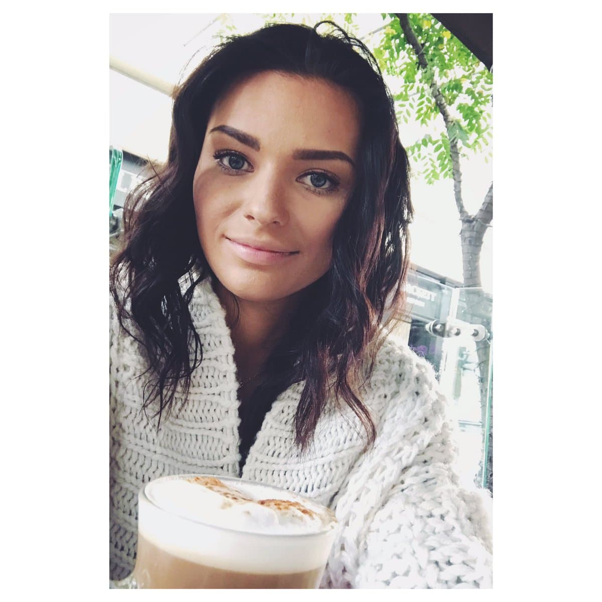 Además, gozó el ambiente en las grabaciones de la telenovelas junto a 
<b><a href="http://www.univision.com/temas/cynthia-klitbo">Cynthia Klitbo</a></b>, Kimberly dos Ramos y por supuesto al lado de 
<b><a href="http://www.univision.com/temas/gabriel-soto">Gabriel Soto</a></b>.