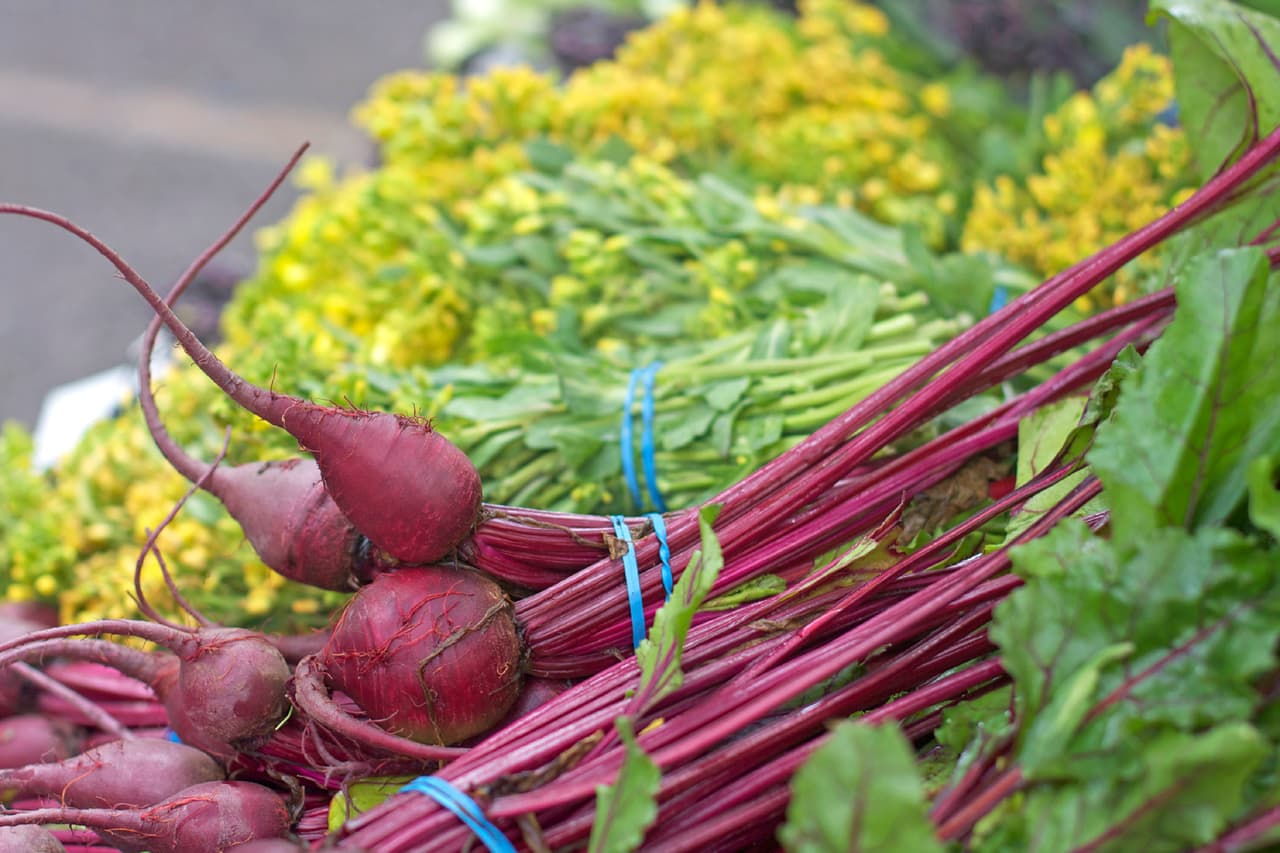 Cuando son jóvenes los conocen como nabizas y cuando están crecidos, apunto de florecer ya son llamados grelos.
