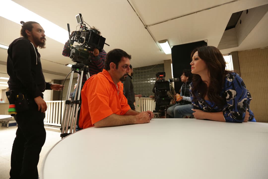 También se grabaron algunas escenas en la cárcel, pues recordemos que Juan, el segundo marido de la
<b><a href="http://www.univision.com/temas/jenni-rivera">gran señora</a></b> estuvo en prisión.