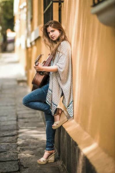 Hace poco hizo casting para la telenovela de 
<b><a href="http://www.univision.com/programas/novelas/michelle-renaud-cambio-de-imagen-para-su-protagonico-en-las-hijas-de-la-luna-fotos">Nicandro Díaz 'Hijas de la luna'</a></b>, así tal vez podríamos verla de regreso en los melodramas. Aunque ya está muy crecidita, no deja de tener una 
<a href="http://www.univision.com/programas/novelas/daniela-aedo-regreso-a-televisa-sera-la-protagonista-de-una-nueva-telenovela-fotos">'carita de ángel'</a>.