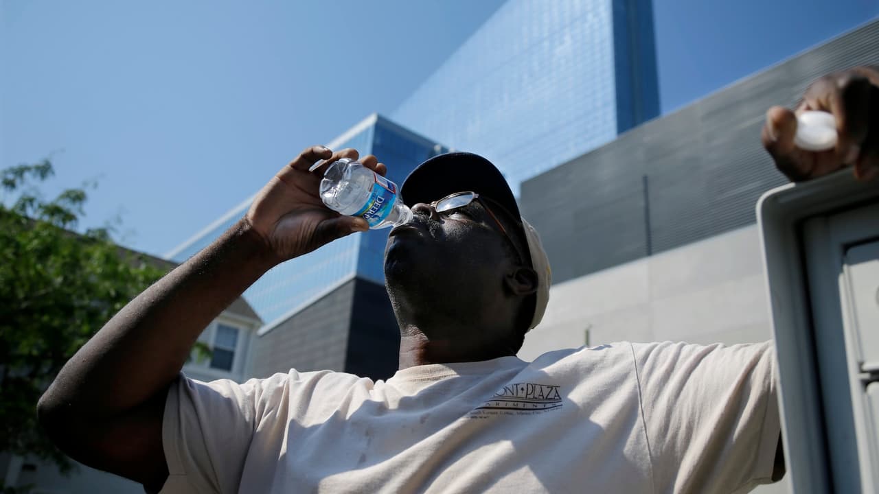 Nueva Jersey emite alerta por calor extremo: cómo encontrar un centro de enfriamiento cerca de ti