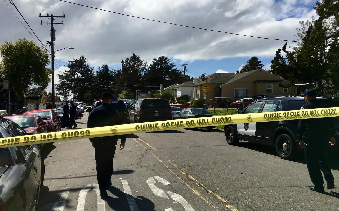 Policía arresta a hombre luego de que un niño recibiera un balazo en la cabeza en Oakland