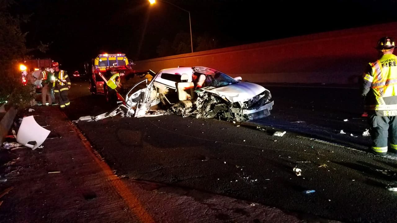 Una mujer manejaba alcoholizada y en sentido contrario, pero logró salir caminando de este accidente