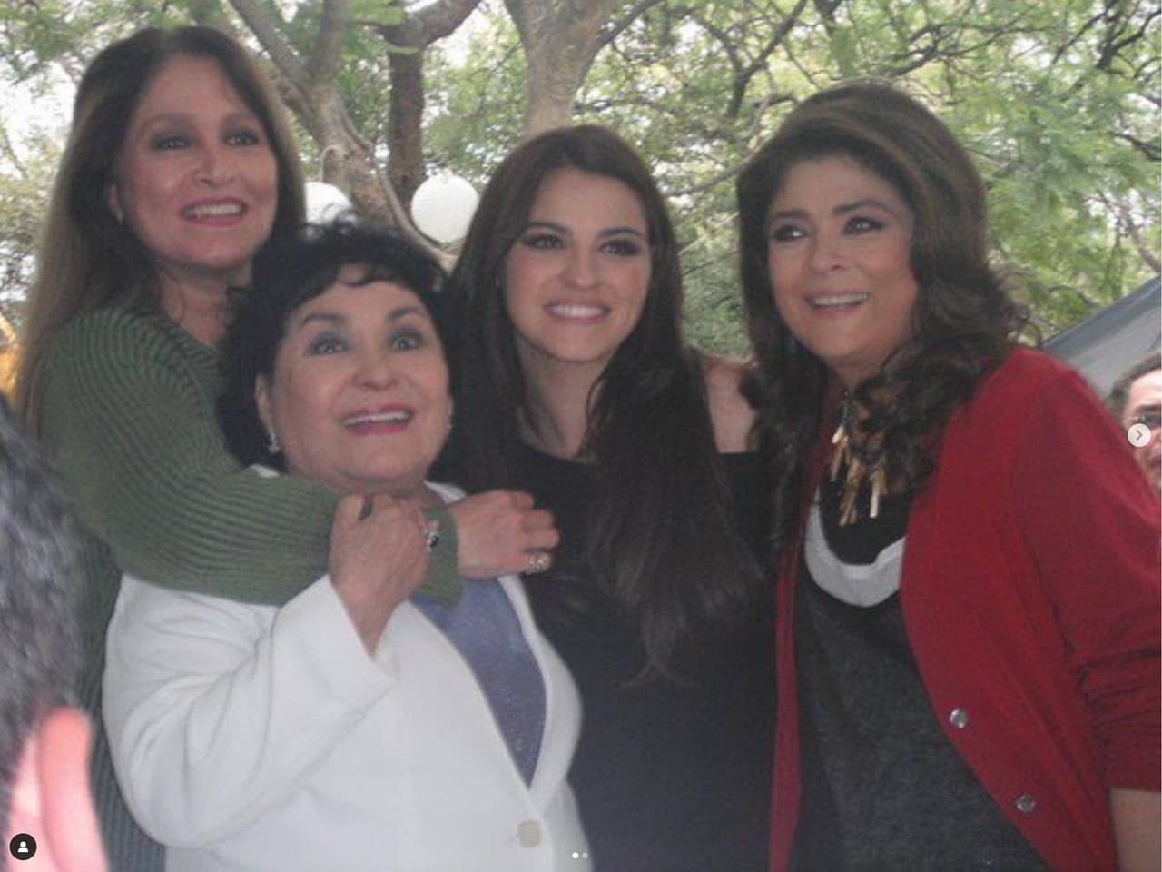 <b>Daniela Romo:</b> Doña Carmen, GRACIAS por tanto, tanto, tanto. Buen camino y su gran sonrisa pa' cuando le den la bienvenida Pedrito y el Chato y todos.