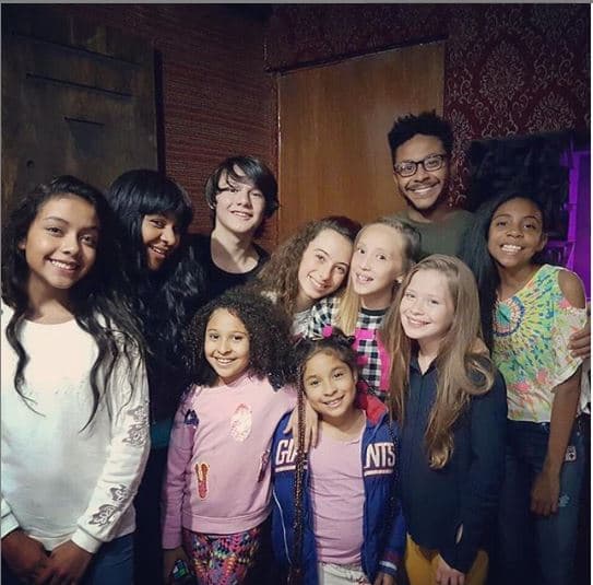 "Afortunadamente 
<b>conozco mi valor</b>, fui una niña muy amada, muy bien afirmada por mis padres, tuve la gran fortuna de descubrir mis habilidades propias y mi diseño desde muy pequeña".