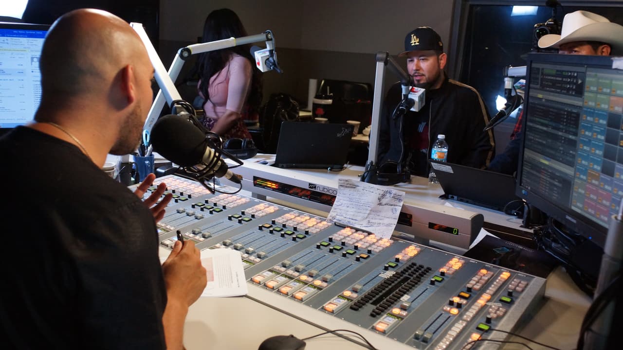 Roberto Tapia llegó al El Bueno, La Mala y El Feo para estrenar en exclusiva su nuevo sencillo.