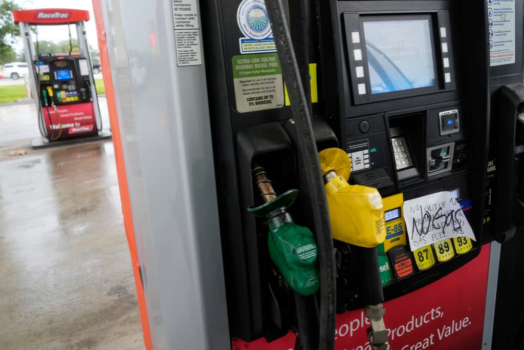 Gasolineras en Florida comienzan a quedarse sin combustible: aquí puedes revisar dónde sí hay
