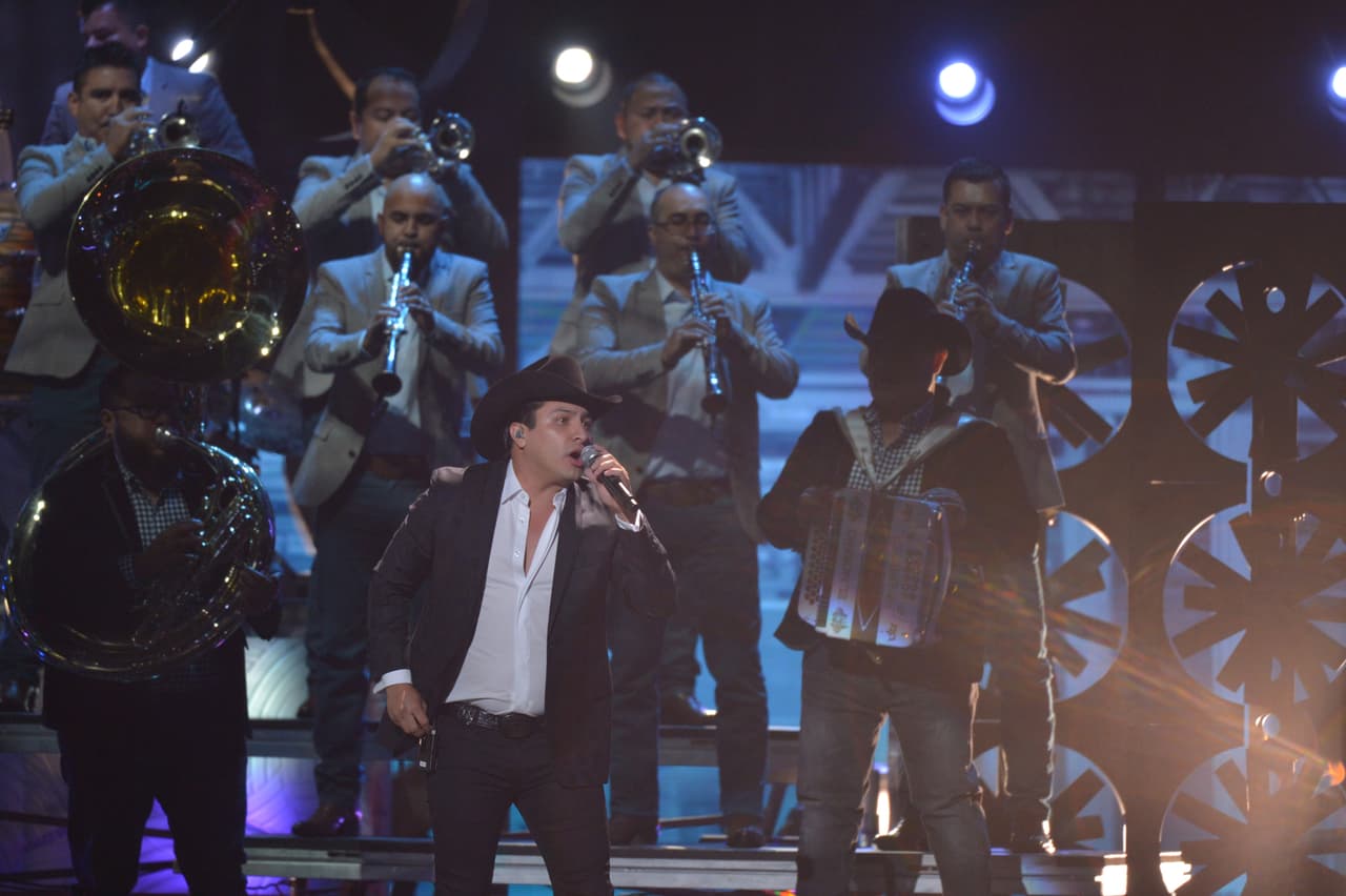 ¡Hasta el mismísimo Presidente de México aplaudió en su momento el enorme talento! Julión se apoderó de la atención de la asistencia.