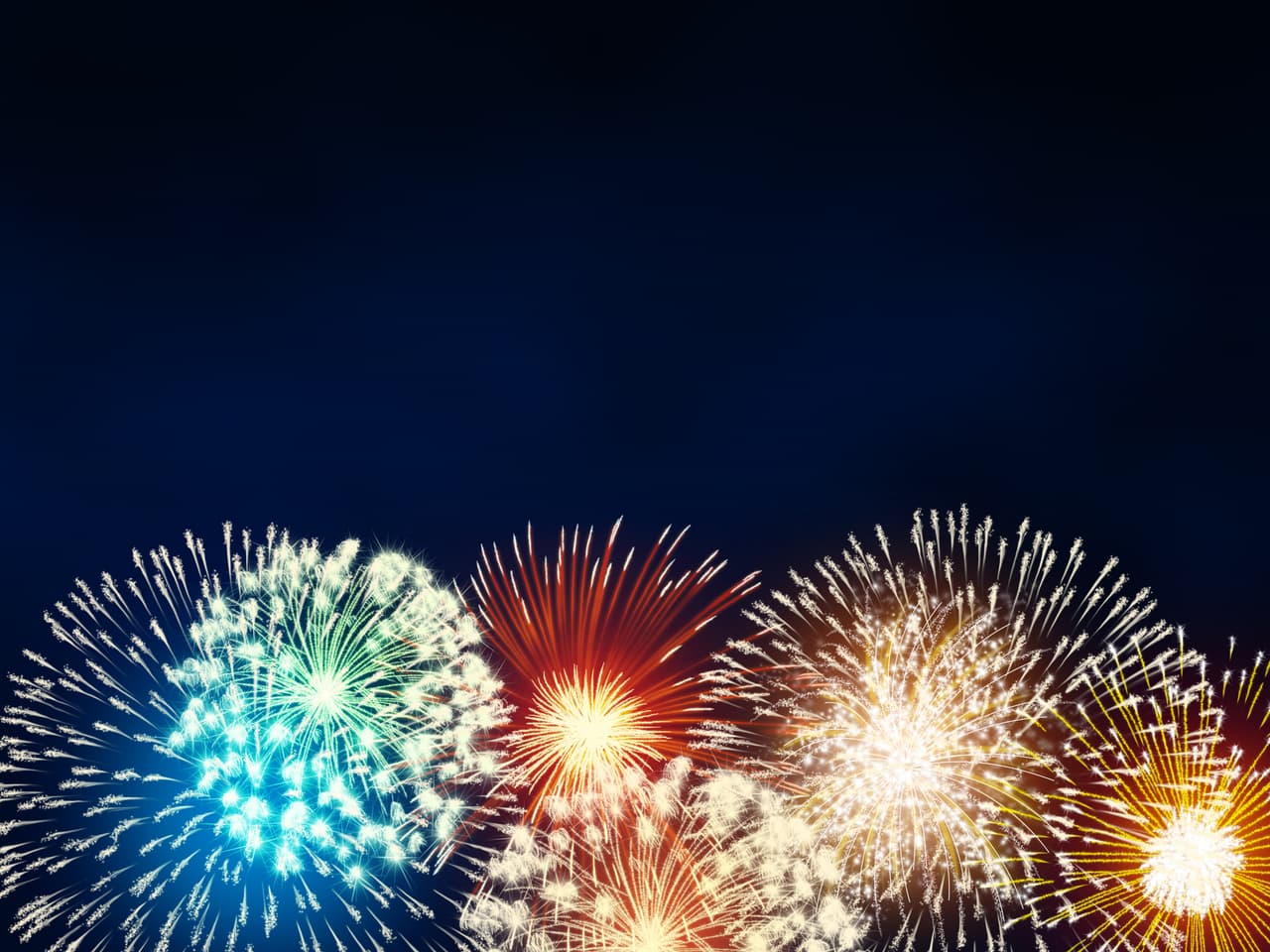 <h2 class="cms-H2-H2">Los “Pfireworks” en Pflugerville</h2>
<br>📍 18500 SH 130, N. Service Road, Pflugerville, TX
<br>💰 Gratis
<br>
<br>Este evento en Typhoon Texas será para disfrutar de los fuegos pirotécnicos. El show comienza a las 9 pm. Te puedes estacionar en lugares cerca para apreciar los fuegos artificiales desde una distancia.