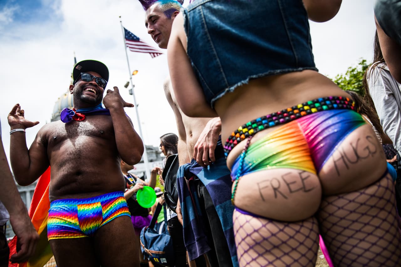 Cientos salieron a las calles de San Francisco para celebrar el Orgullo Gay.