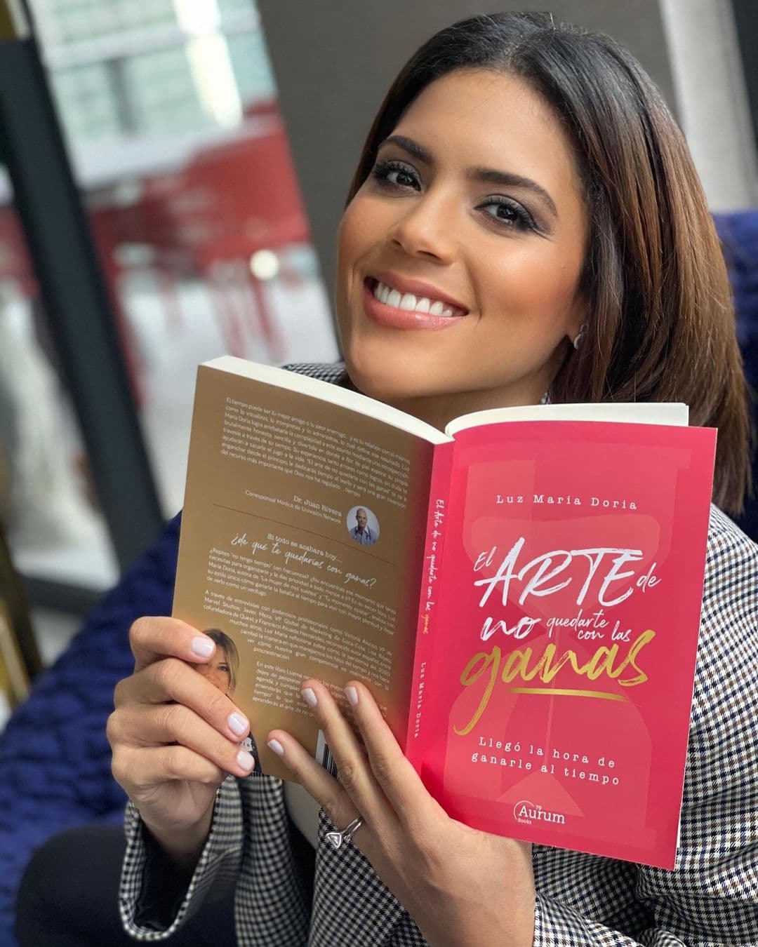 Francisca Lachapel también se puso a disfrutar 'El Arte de no Quedarte con las Ganas', de nuestra Luz María Doria.