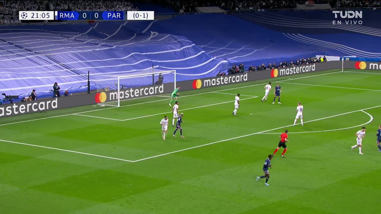 ¡TIRO ATAJADO! disparo por Neymar.