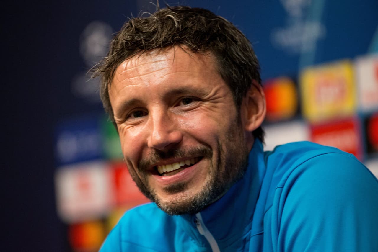 Los holandeses llegan en momento dulce, ya que cuentan sus primeros cinco partidos por victorias en la Eredivisie y lideran de forma contundente, con 21 tantos a favor y tres en contra.