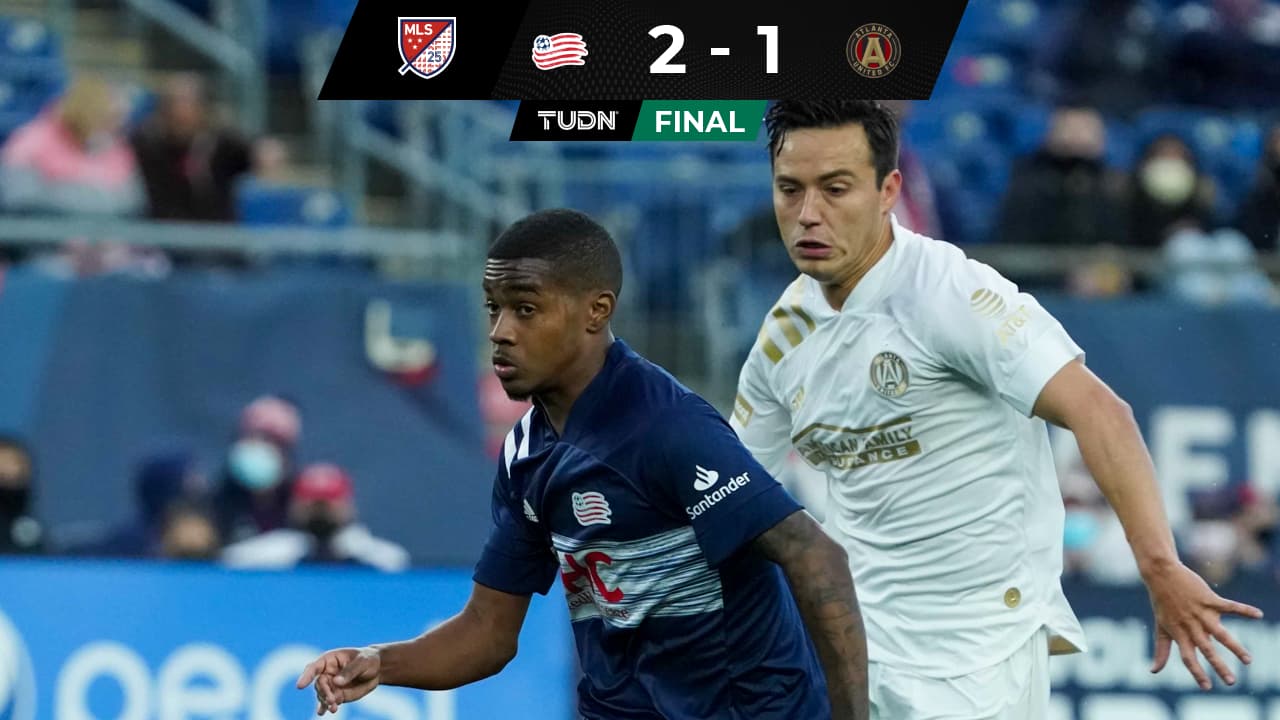 Jurgen Damm salió lesionado del partido ante New England