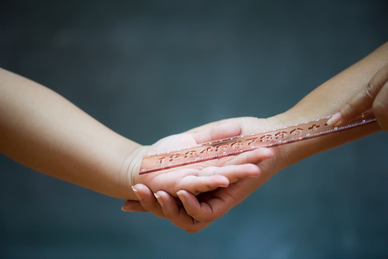 ¿Castigos con golpes físicos a los niños en las escuelas? 19 estados de EEUU aún permiten esta práctica 