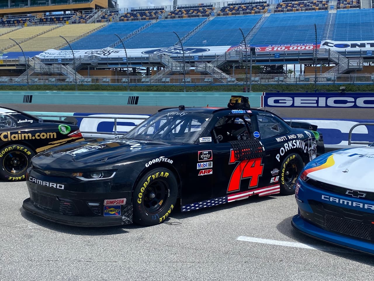 El equipo de Weatherman contó que las familias de oficiales asesinados les enviaron un mensaje de apoyo por su iniciativa.