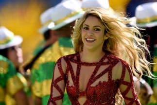 Shakira dice que la educación y ser bilingüe son claves para triunfar