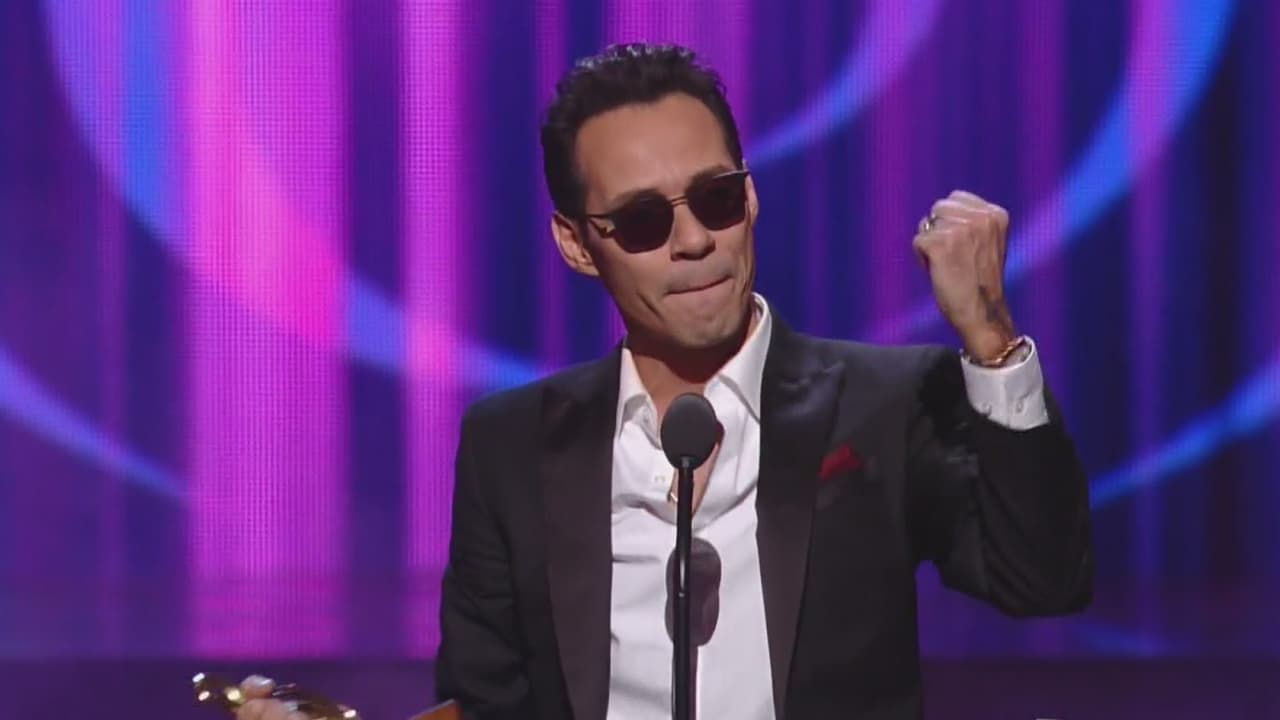 Marc Anthony arremete contra las "fuerzas racistas" en EEUU