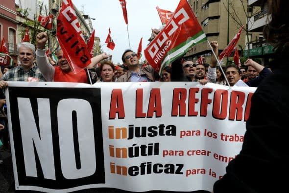 El paro fue ampliamente secundado en los sectores automotriz e industrial, donde por ejemplo las plantas de producción de automóviles quedaron prácticamente paradas.