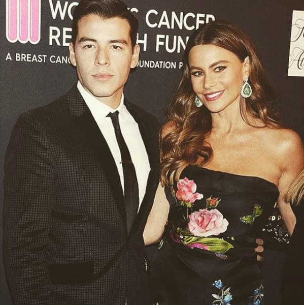 Actualmente el joven tiene 25 años y ha seguido los pasos de su madre en el mundo del entretenimiento, estudió producción de cine y además es modelo.