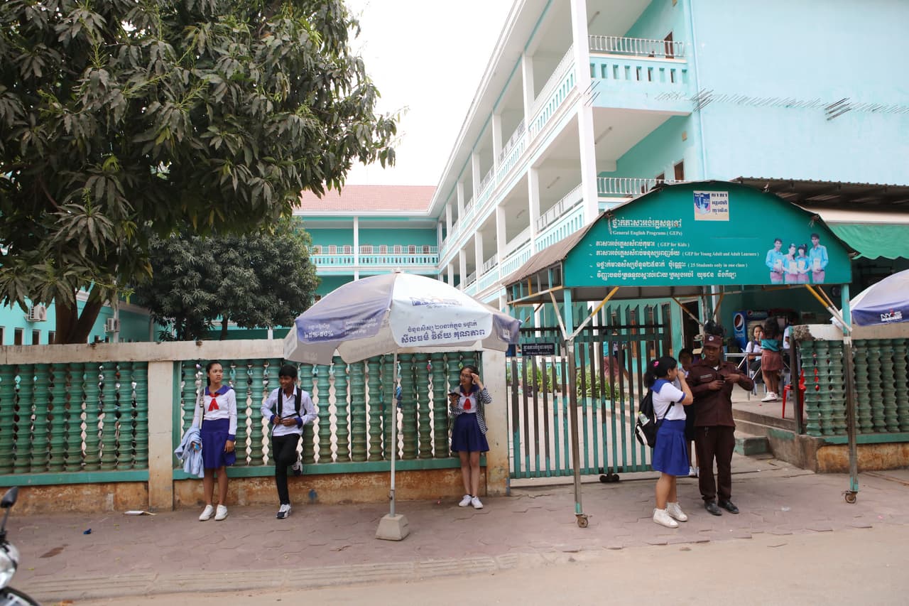 Imágenes de la escuela en donde los inscribió la famosa.