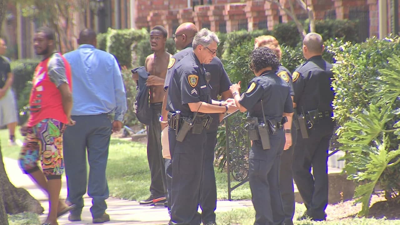 “No se le dispara a un padre que tiene a su hijo en brazos”: jefe de policía de Houston a sospechosos de matar a un bebé