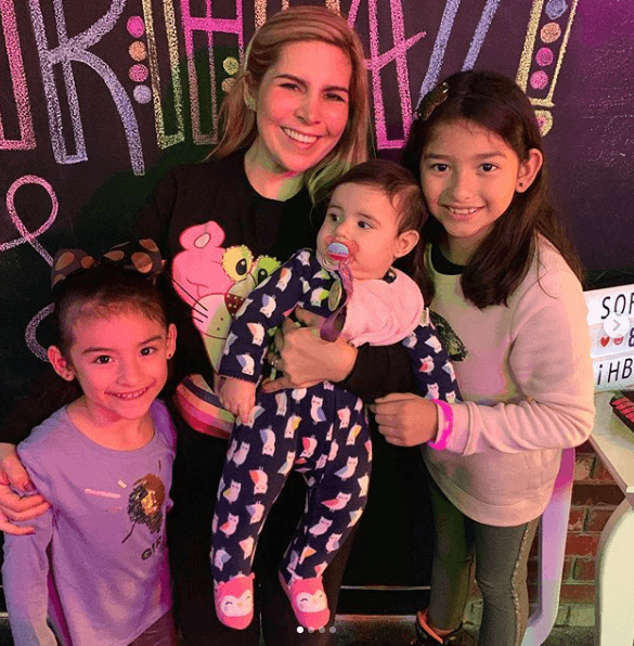 Junto a varias imágenes publicadas en 
<b><a href="https://www.instagram.com/malinfluencersmx/" target="_blank">su cuenta de Instagram</a></b>, Panini escribió: “Dios es bueno y ha sido más que bueno conmigo y me lo recuerda cada día con estas bellas mágicas princesas y con mi príncipe de oro (refiriéndose a su hijo Gabriel)”.