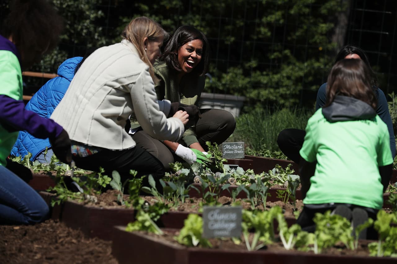 “Ojalá que esta no sea la última siembra”, dijo la primera dama al despedirse del Garden Kitchen White House, con la esperanza de que su sucesora continúe su iniciativa.