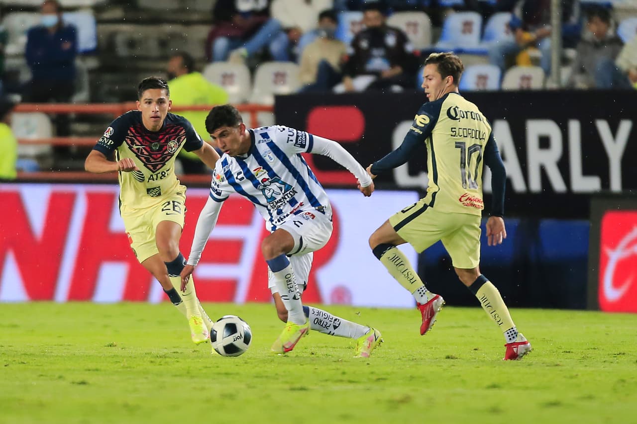 Pachuca no logra aguantar la ventaja y los Tuzos y las Águilas empatan 1-1 en el Estadio Miguel Hidalgo.