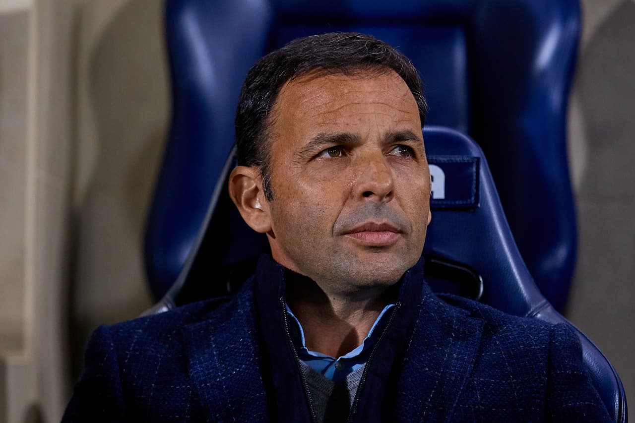 Javier Calleja se juega la permanencia con el Villarreal en La Liga.