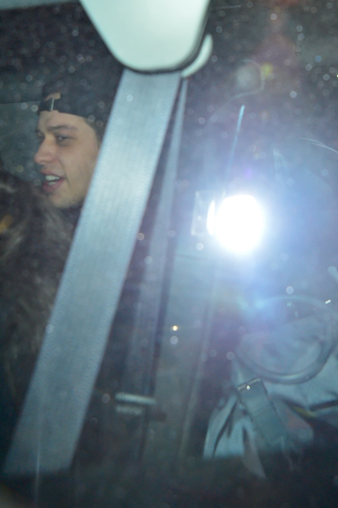 "Soy un suertudo", dijo Davidson el 20 de junio en 
<b><a href="https://www.youtube.com/watch?v=OwAL5TetOdI">entrevista</a></b> con 
<b><a href="https://www.univision.com/temas/jimmy-fallon">Jimmy Fallon</a>. </b>"Es muy gracioso caminar por la calle porque los tipos me dicen 'me das esperanzas'", bromeó.