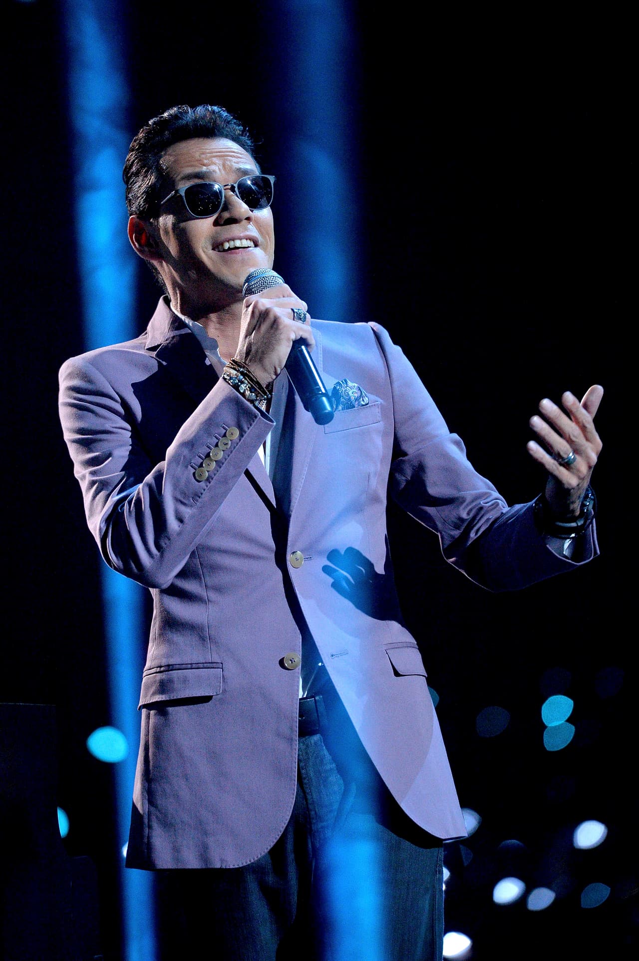 Marc Anthony llegó a escena y todos se pusieron de pie.