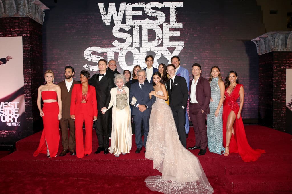 “West Side Story” obtuvo cinco nominaciones en medio de la controversia con su estrella, Ansel Elgort.