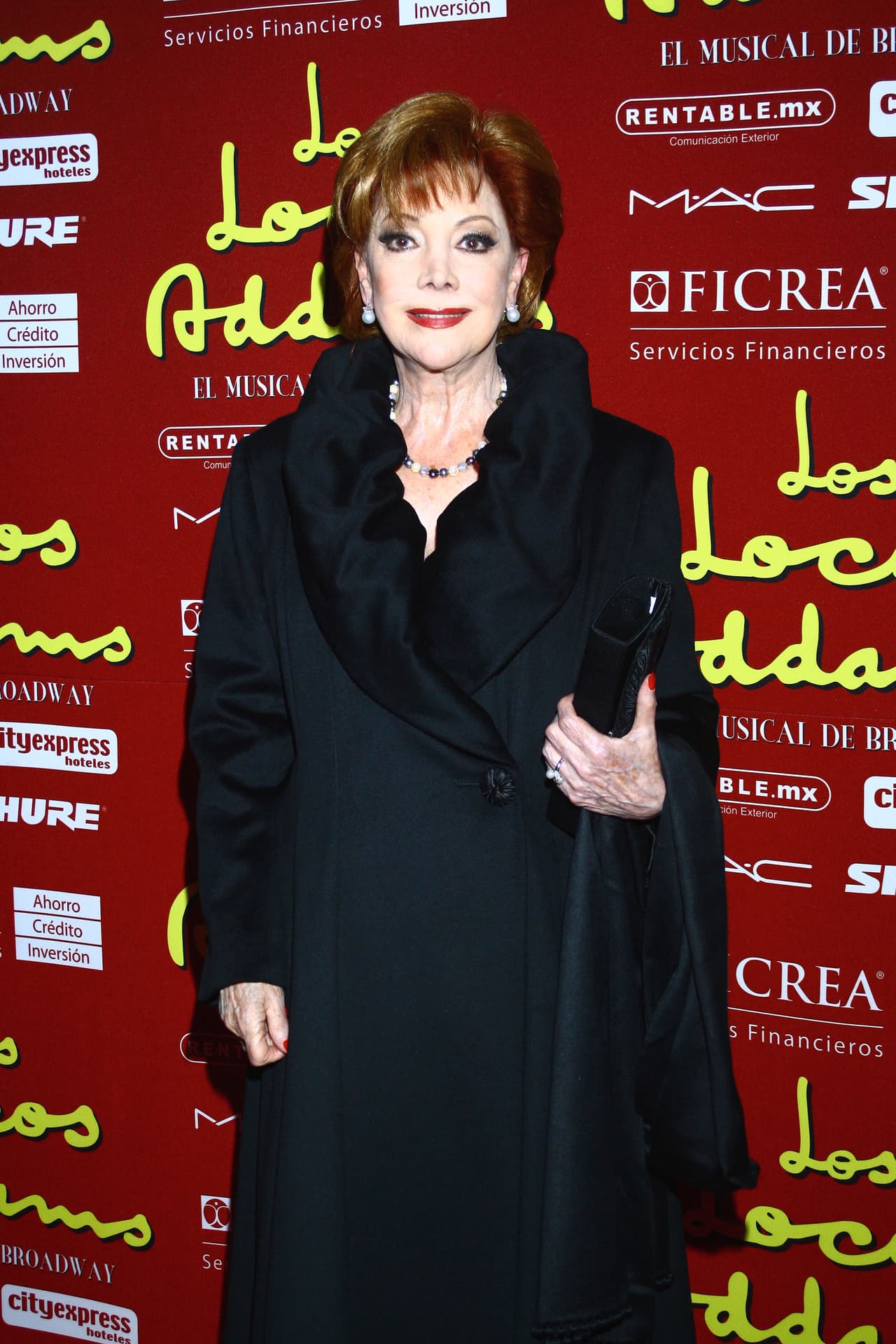 Al finalizar el internado, la villana de telenovelas como 'Soy tu dueña', 'La madrastra', y 'Corazón salvaje', se mudó a Estados Unidos, donde vivían su madre y otros familiares.