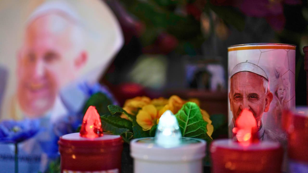 <b><a href="https://dallascatholic.org/francis-prayer/" target="_blank">Los fieles de la Diócesis de Dallas pueden acceder a la página de oración haciendo clic aquí</a></b>, donde también podrán conocer más detalles sobre la situación del Papa Francisco y cómo participar en esta acción de oración colectiva.