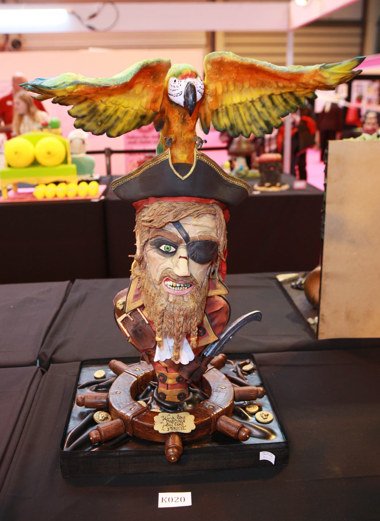 La competencia de pasteles mundial, Cake International, exhibió pasteles que llevan la decoración culinaria a lugares inesperados, con repostería en forma de personajes de películas, pájaros, perros y hasta un bebé. El show se llevará a cabo del 17 al 19 de marzo en Birmingham, Inglaterra.