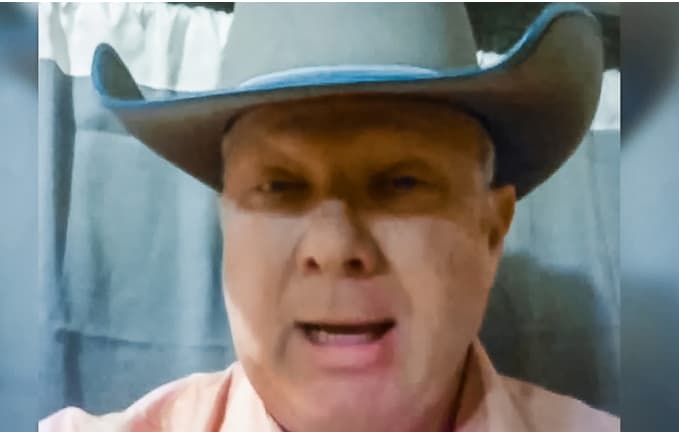 Jefe policial llama a población a armarse contra el terrorismo