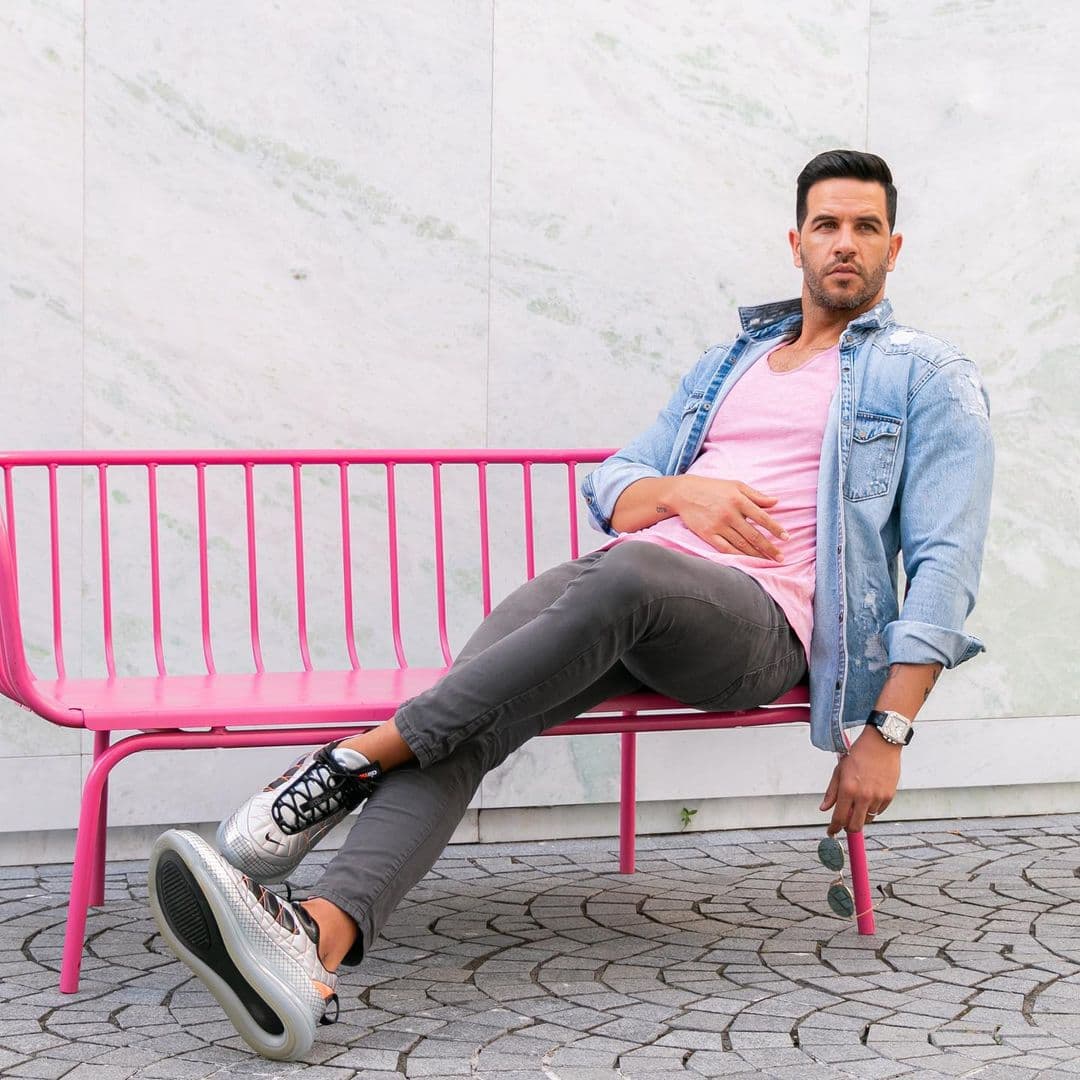 Este 2021 estamos descubriendo que es un gran bailarín, sin embargo, desde el 2017 nos ha cautivado con su carisma en la conducción de Despierta América.