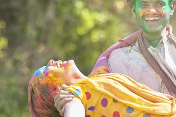 Investigaciones del psicólogo Ed Diener revelan que el gozo verdadero es fruto de la frecuencia de emociones positivas, no de su intensidad.