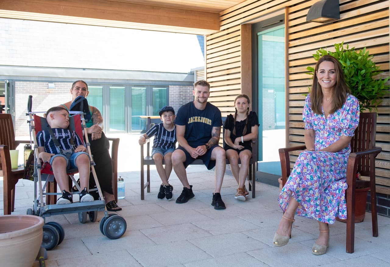 También se ha involucrado en los problemas de salud mental a través de la iniciativa 
<b><a href="https://www.headstogether.org.uk/" target="_blank">Heads Together</a>. </b>
<br>