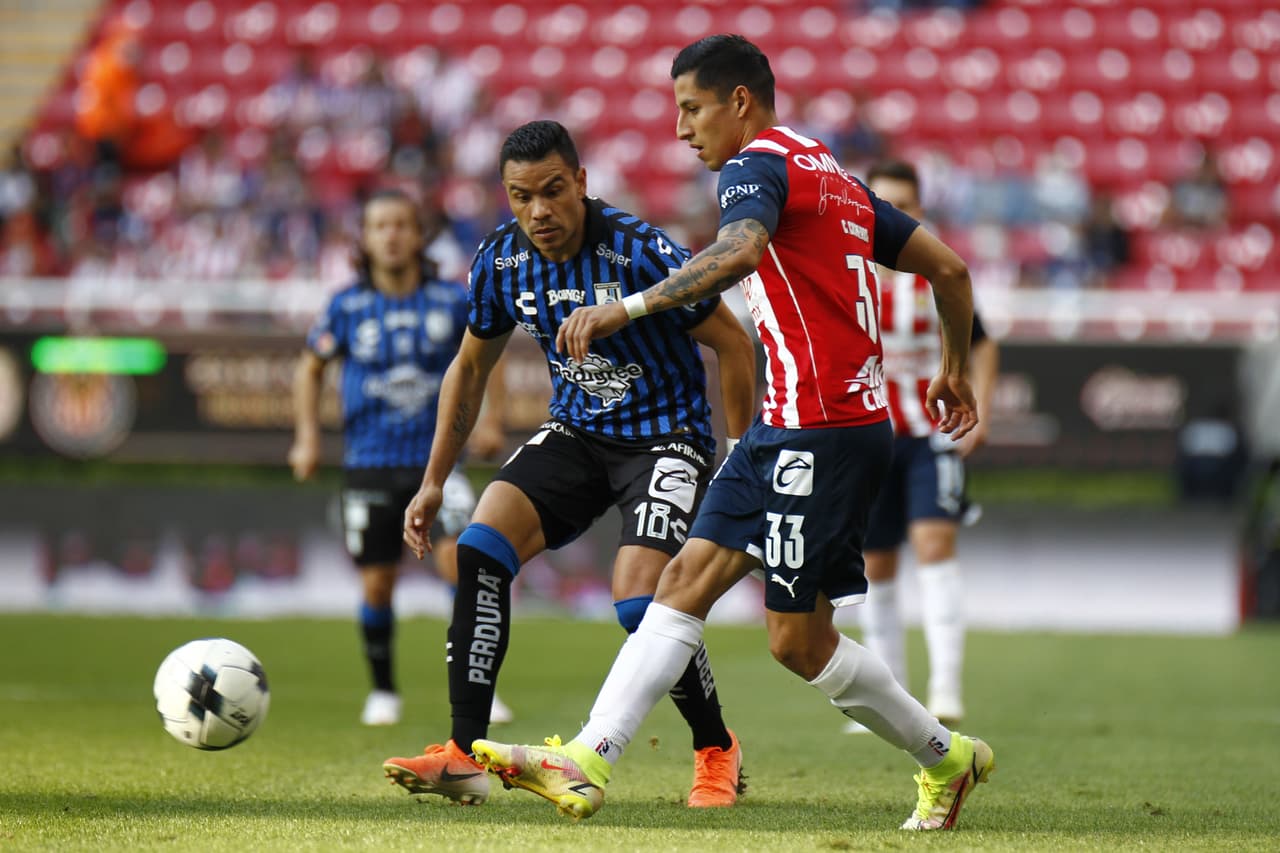 Alexis Vega evita que el Rebaño Sagrado tropiece fuertemente en casa y empetan 1-1 con Querétaro.