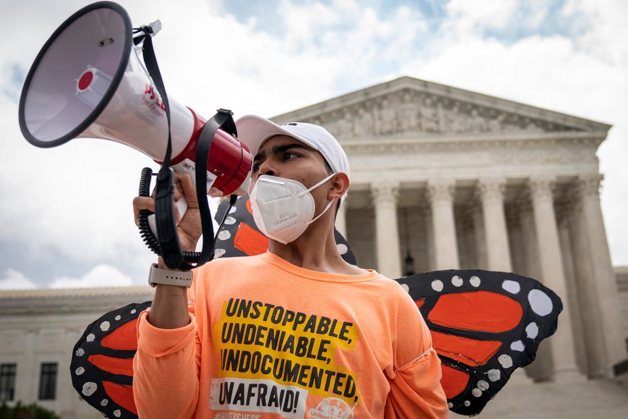 Entre los jóvenes que ya están inscritos a DACA, Un 16.4% de los 'dreamers', los jóvenes inscritos en el programa en todo Estados Unidos, vive en Texas: 
<b><a href="https://www.uscis.gov/sites/default/files/USCIS/Resources/Reports%20and%20Studies/Immigration%20Forms%20Data/All%20Form%20Types/DACA/DACA_Population_Receipts_since_Injunction_Dec_31_2019.pdf" target="_blank">uno de cada seis. </a></b>