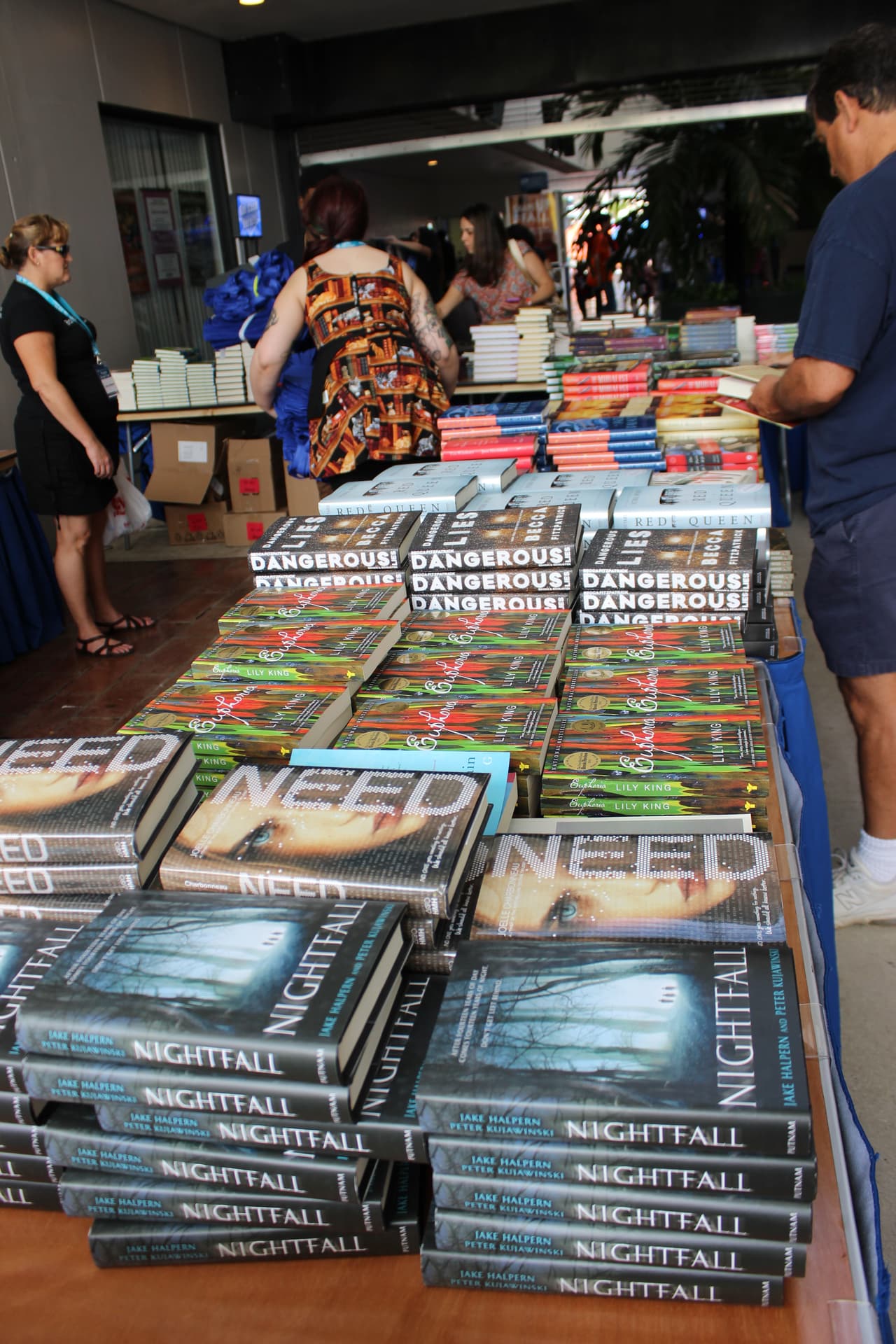 Miles de libros, tirillas cómicas y artesanías fueron algunas de las cosas que encontraron los asistentes a la Feria.