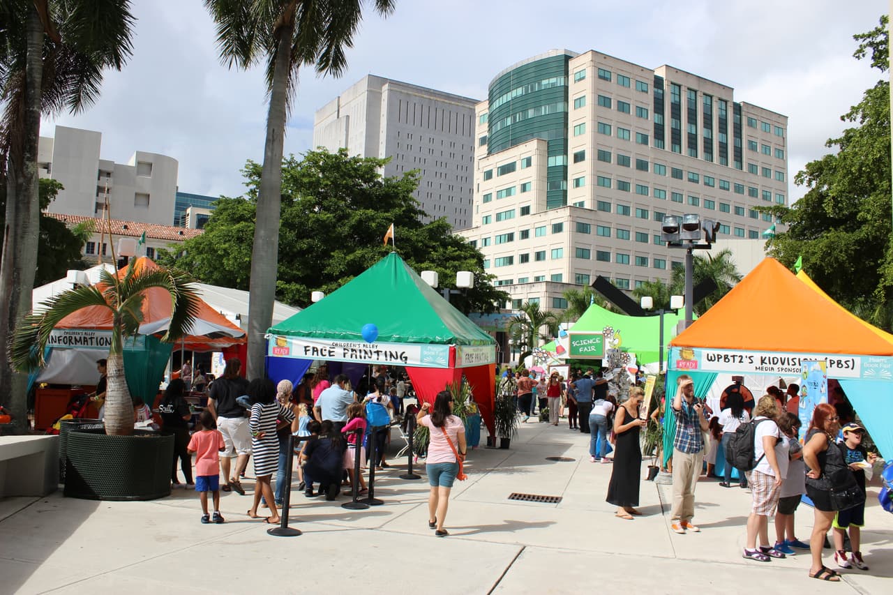 Miles de libros, tirillas cómicas y artesanías fueron algunas de las cosas que encontraron los asistentes a la Feria.