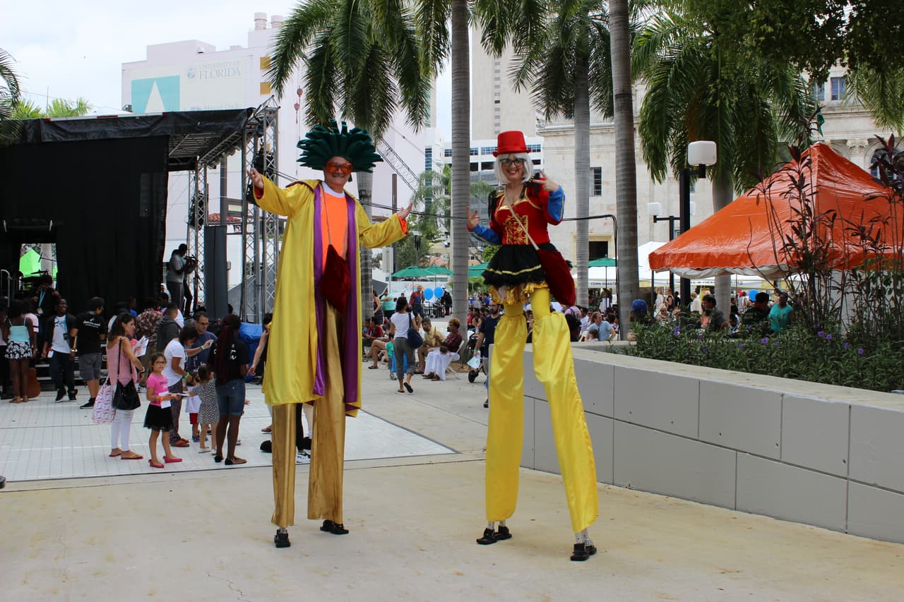 Miles de libros, tirillas cómicas y artesanías fueron algunas de las cosas que encontraron los asistentes a la Feria.