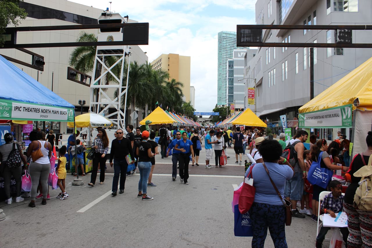 Miles de libros, tirillas cómicas y artesanías fueron algunas de las cosas que encontraron los asistentes a la Feria.